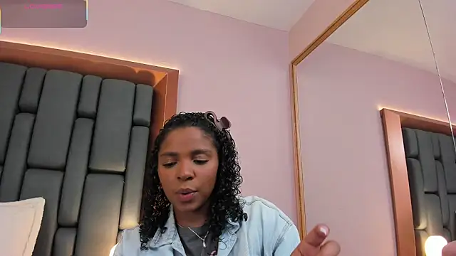 LisaMendez online show from 02/03/26, 03:59