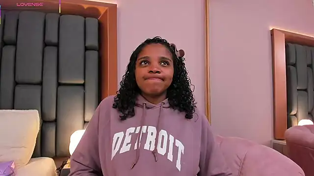 LisaMendez online show from 02/06/26, 04:06