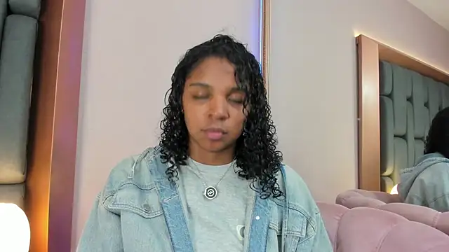 LisaMendez online show from 04/03/26, 03:59