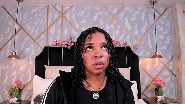 LisaMendez online show from 05/03/26, 04:18