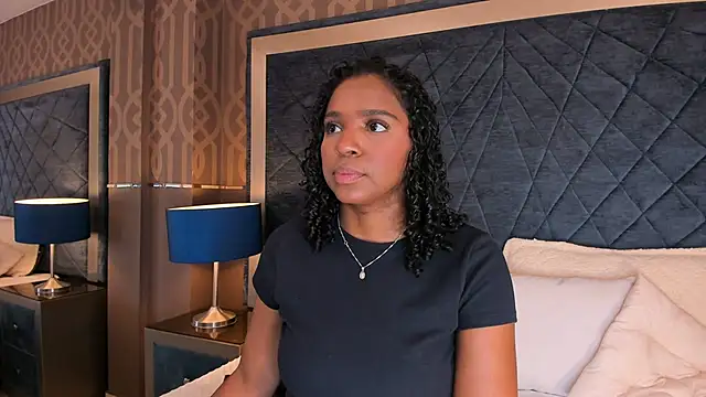 Snapshot of LisaMendez chatting on 07/14/26, 03:44 LisaMendez online show from 07/14/26, 03:44