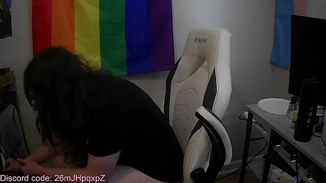 Snapshot of Elli-Ixby chatting on 09/18/25, 04:42 Elli-Ixby online show from 09/18/25, 04:42