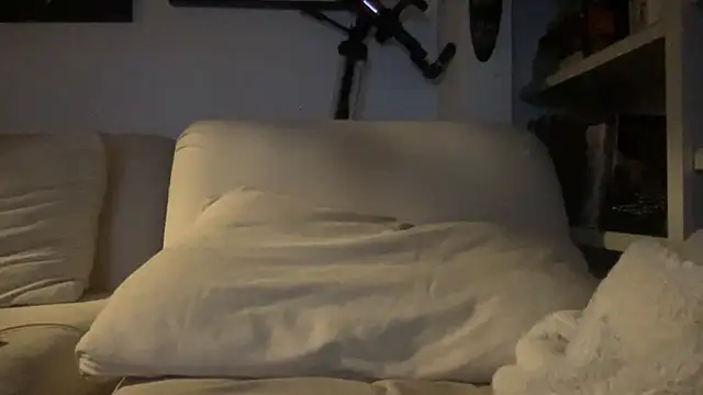 dddasani online show from 10/18/25, 03:53