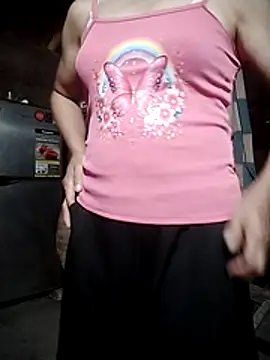 Snapshot of phlin1 chatting on 06/11/26, 12:32 phlin1 online show from 06/11/26, 12:32