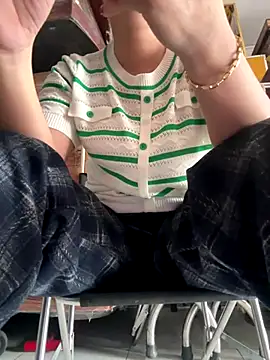 sharon-Hanna online show from 09/22/25, 02:02