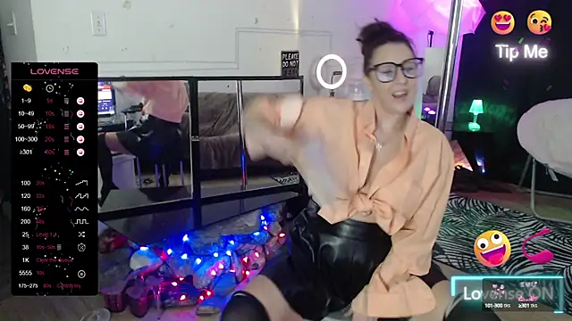 Snapshot of thewildechase chatting on 09/13/25, 05:13 thewildechase online show from 09/13/25, 05:13