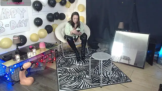 Snapshot of thewildechase chatting on 10/06/25, 07:39 thewildechase online show from 10/06/25, 07:39