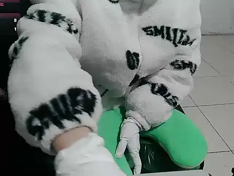 Owe chan online show from 01/06/26, 11:51