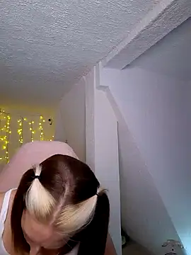 SexyJulia21 online show from 02/12/25, 12:44