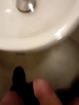 69dagosto online show from 10/25/25, 03:58