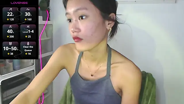 Snapshot of skinny_gracie chatting on 05/21/26, 08:27 skinny gracie online show from 05/21/26, 08:27