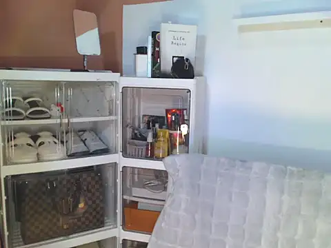 skinny gracie online show from 07/21/26, 09:22