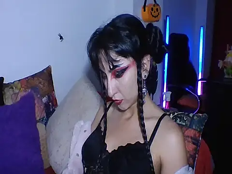 a miss online show from 10/31/25, 04:24