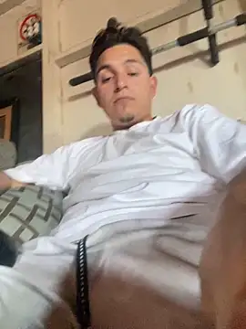 Snapshot of Shankortiz chatting on 11/25/25, 10:32 Shankortiz online show from 11/25/25, 10:32