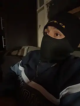 Snapshot of Shankortiz chatting on 12/04/25, 04:59 Shankortiz online show from 12/04/25, 04:59