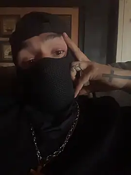 Snapshot of Shankortiz chatting on 12/05/25, 04:25 Shankortiz online show from 12/05/25, 04:25