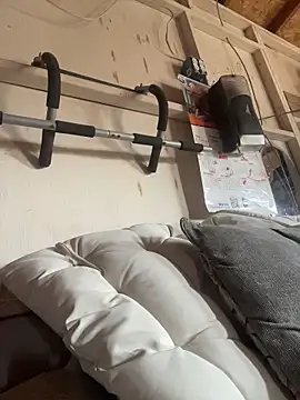 Snapshot of Shankortiz chatting on 12/20/25, 09:22 Shankortiz online show from 12/20/25, 09:22