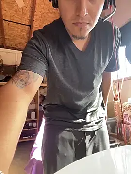 Snapshot of Shankortiz chatting on 02/13/26, 06:48 Shankortiz online show from 02/13/26, 06:48