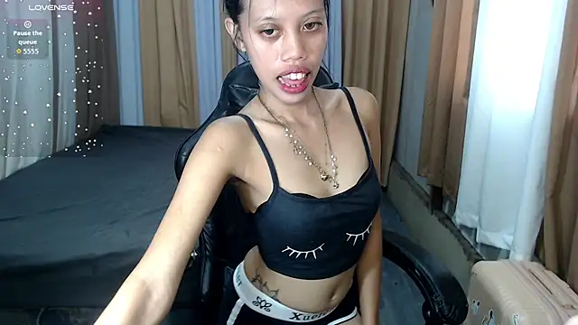 kourtneyluv  online show from 10/15/25, 04:45