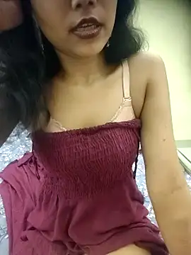Snapshot of Snaya-baby chatting on 04/25/26, 01:41 Snaya-baby online show from 04/25/26, 01:41