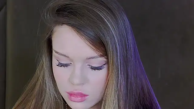 MarilynNova online show from 11/30/25, 04:38