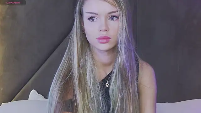 Snapshot of MarilynNova chatting on 06/06/26, 04:50 MarilynNova online show from 06/06/26, 04:50