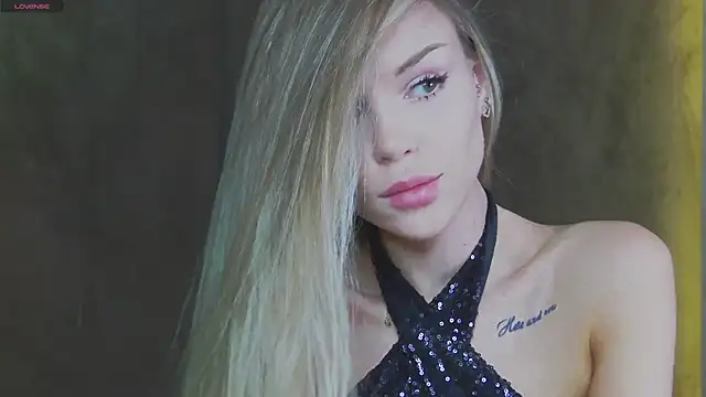 Snapshot of MarilynNova chatting on 06/21/26, 04:04 MarilynNova online show from 06/21/26, 04:04