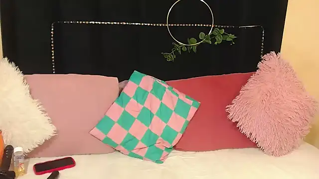 AmazingDarkDoll online show from 11/23/25, 03:12