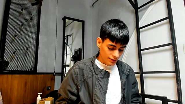 Dani mc1 online show from 10/21/25, 11:33