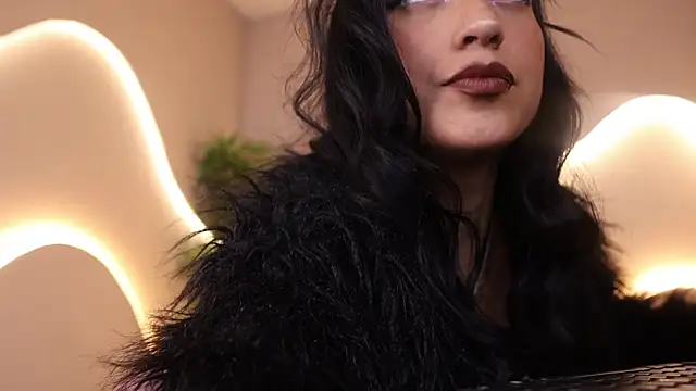 Emma and Issac online show from 10/16/25, 06:36