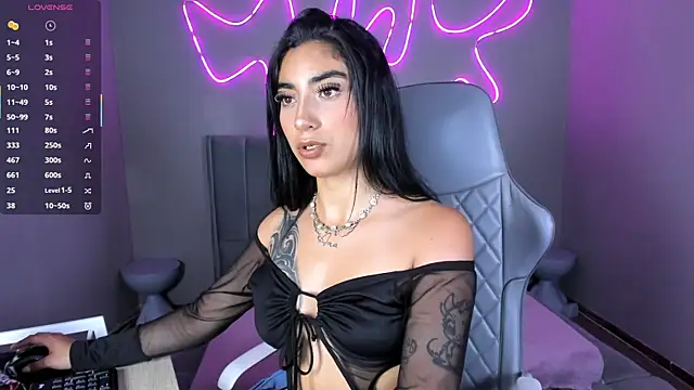 Emma and Issac online show from 02/16/26, 08:49