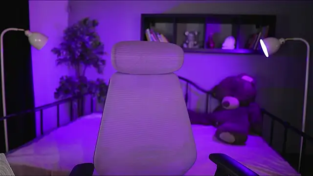 Emma and Issac online show from 03/07/26, 08:39