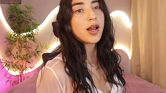 Emma and Issac online show from 04/20/26, 10:11