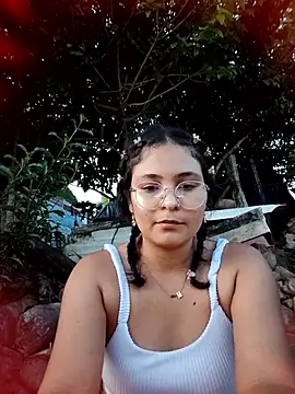 Lily-o online show from 10/10/25, 10:42