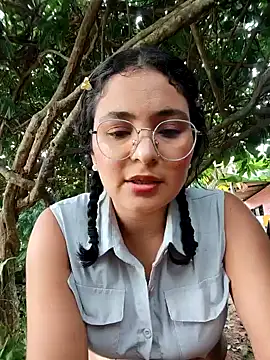 Lily-o online show from 10/23/25, 08:18