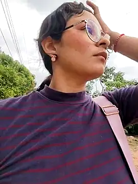 Lily-o online show from 10/29/25, 01:57