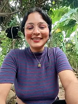 Lily-o online show from 11/21/25, 03:22