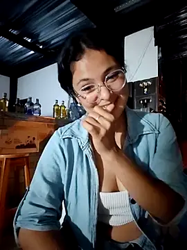 Lily-o online show from 12/20/25, 03:13