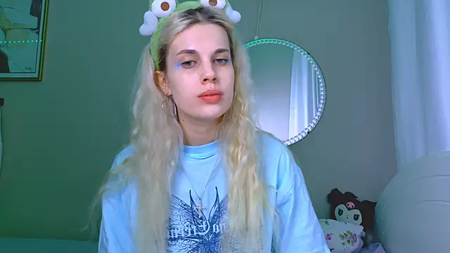 carmen crybaby online show from 10/22/25, 10:42