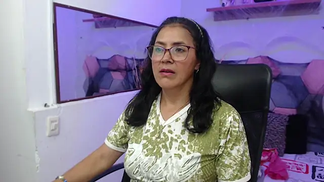 AmandaPeet online show from 10/18/25, 08:31