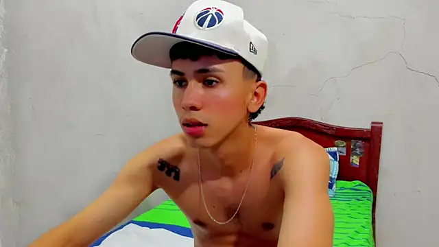 Snapshot of Damien_444 chatting on 10/15/25, 07:19 Damien 444 online show from 10/15/25, 07:19