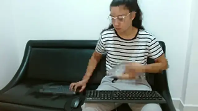 Arieeel 09 online show from 10/17/25, 11:18