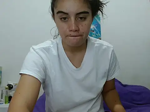 Snapshot of Arieeel_09 chatting on 01/18/26, 05:06 Arieeel 09 online show from 01/18/26, 05:06