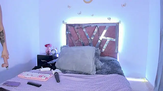 Ella Lenox online show from 02/13/26, 01:12