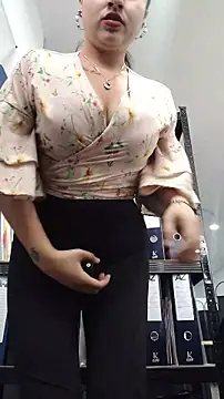Snapshot of AMATISTA__16 chatting on 06/06/26, 12:32 AMATISTA 16 online show from 06/06/26, 12:32