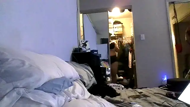 Triggerhappycj100 online show from 04/19/26, 08:44