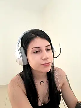 Snapshot of Privad_ravenna chatting on 09/17/25, 08:21 Privad ravenna online show from 09/17/25, 08:21