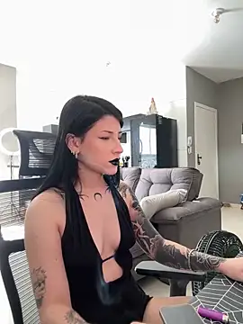 Snapshot of Privad_ravenna chatting on 02/04/26, 05:52 Privad ravenna online show from 02/04/26, 05:52