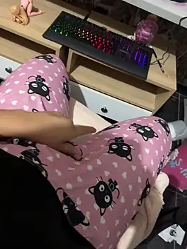 laure torres online show from 09/24/25, 07:01