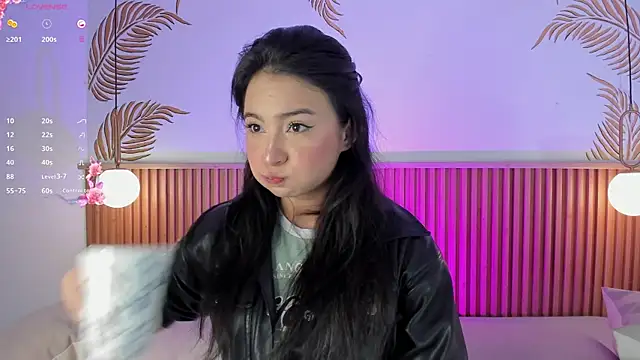 Valleriie  online show from 03/19/26, 04:00